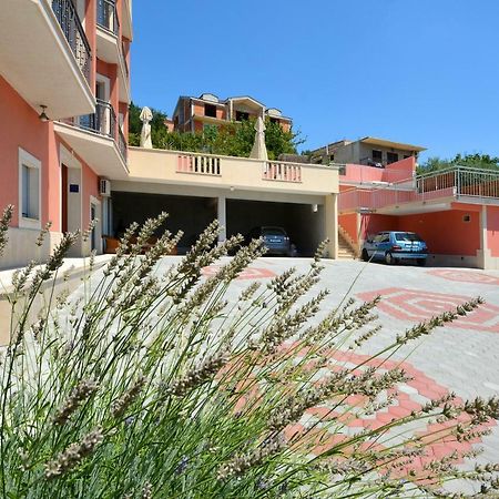 Apartman Lucic Apartment Split Bagian luar foto