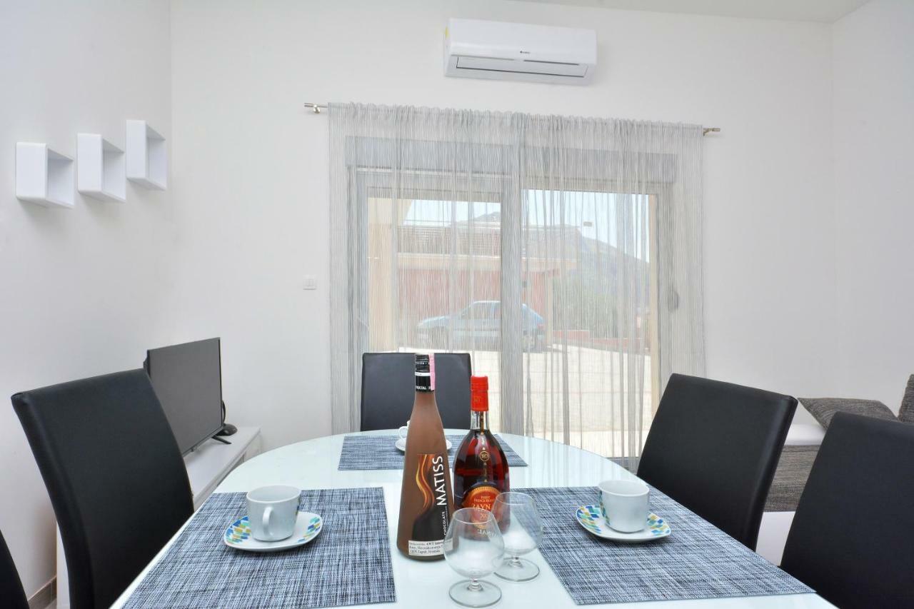 Apartman Lucic Apartment Split Bagian luar foto