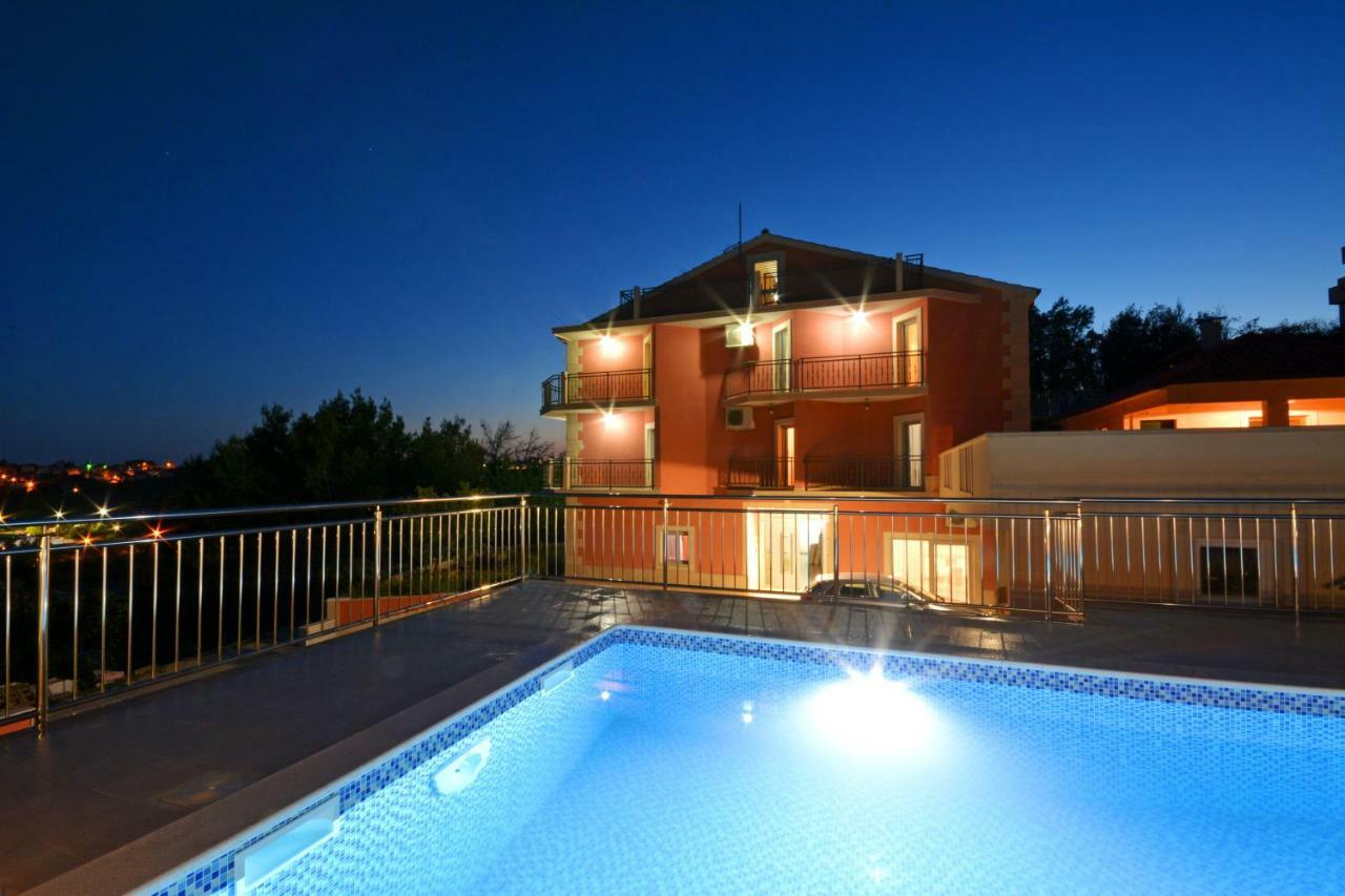 Apartman Lucic Apartment Split Bagian luar foto