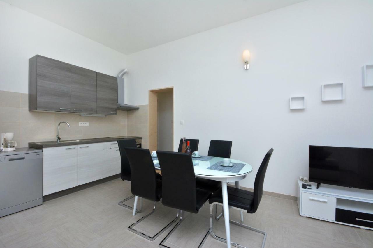 Apartman Lucic Apartment Split Bagian luar foto