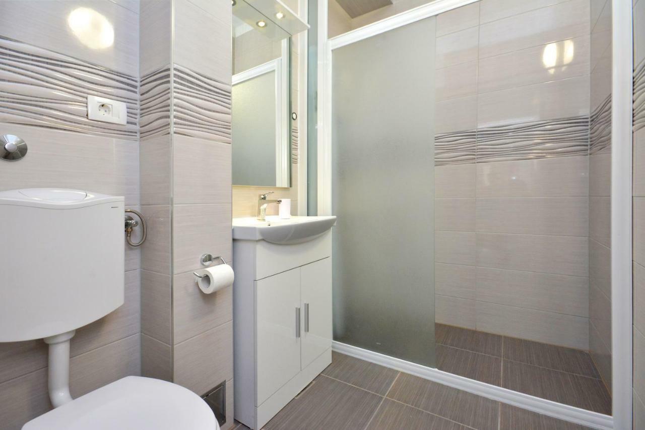 Apartman Lucic Apartment Split Bagian luar foto